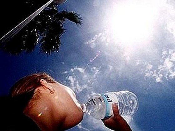 beber mucha agua ante altas temperaturas (Copiar)