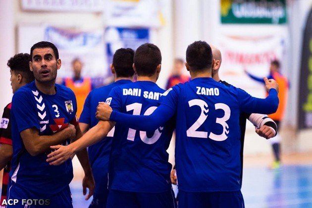 El quinteto azulón celebra un gol en el Virgen de la Cabeza - Aurelio Calatrava-ACP (Copiar)