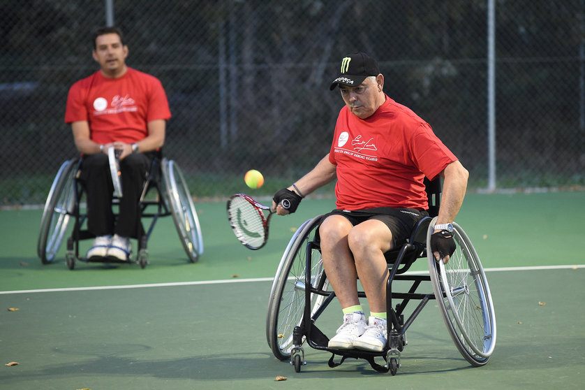FOTONOTA SANIDAD. Parapléjicos inicia temporada estival de tenis en silla de ruedas