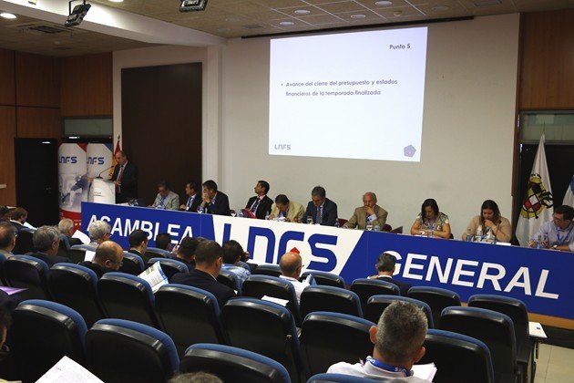 Imagen de la Asamble General de la LNFS de pasadas temporadas - Foto FS Valdepeñas (Copiar)