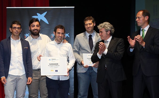2014061112 Leandro Esteban entrega premio Emprendedor XXI-4 (Copiar)