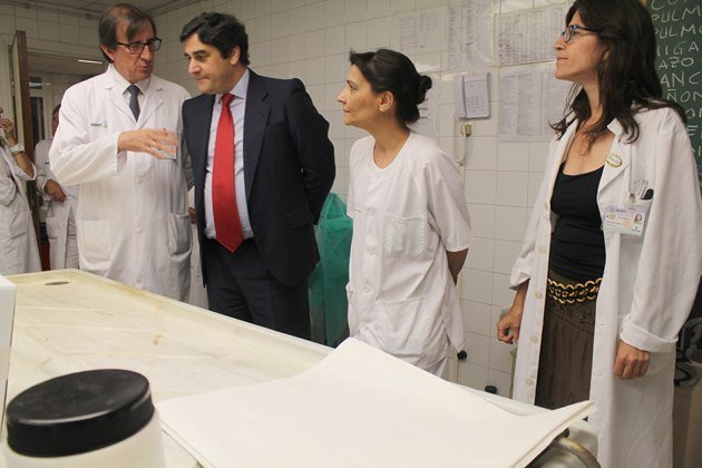 2014080310 Echániz visita las obras de reforma del servicio de Anatomía Patológica del Hospital de Toledo (Copiar)