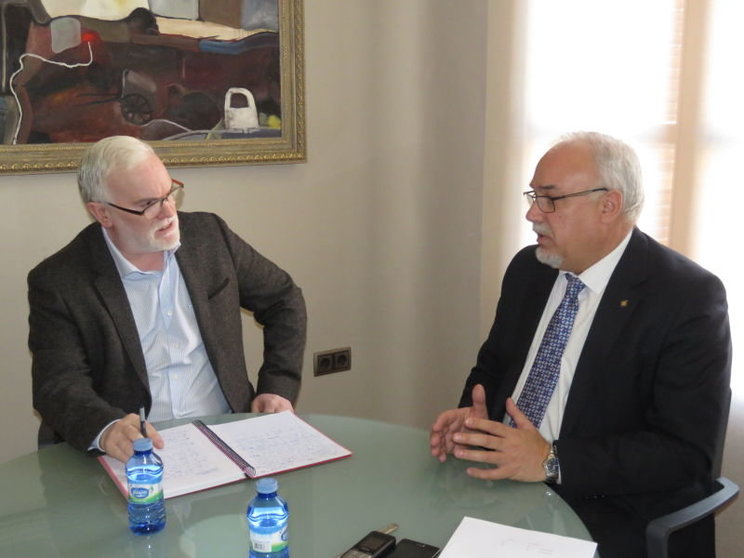 Reunión del alcalde de Manzanares con el Director Provincial de Urbanismo y Fomento