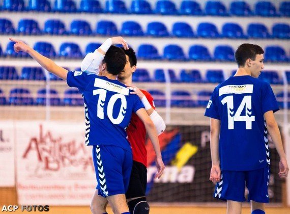 El juvenil celebra un gol - Foto ACP-FSValdepeñas (Copiar)