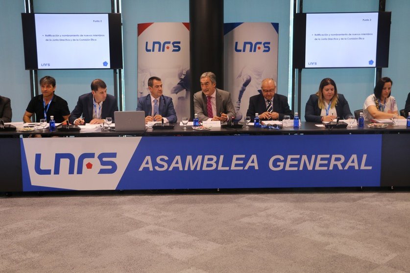 Imagen de la Junta Directiva durante la celebración de la Asamblea General de Clubes de la LNFS 