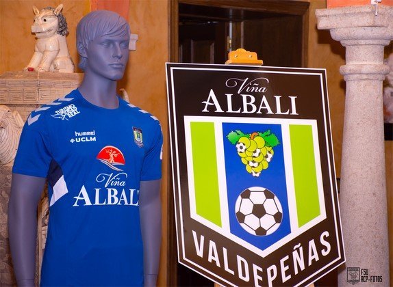 Nueva imagen comercial del equipo para la temporada 2018-2019, Viña Albali Valdepeñas (Copiar)